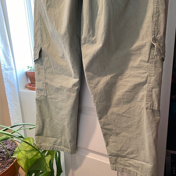 • UO Y2K pleated cargo wide leg skater pants • - Picture 7 of 7